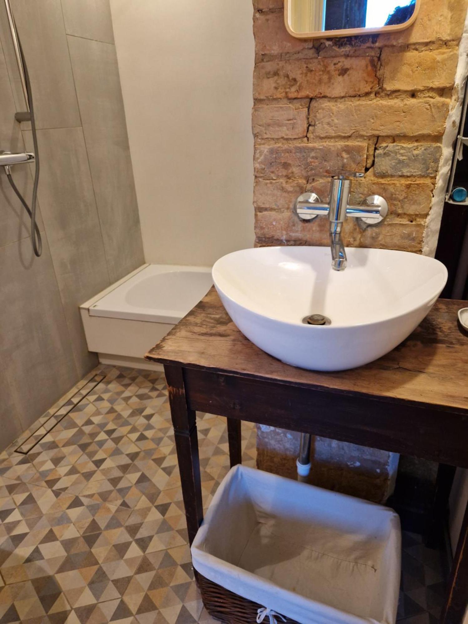Hillside View House With Garden, Private Parking, Quiet Location - 12 Min To Old Town Anytime, Long Stays Welcome VNO Eksteriør bilde